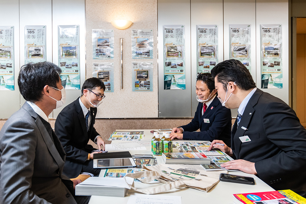 JR東日本東京支社で行われた座談会の様子