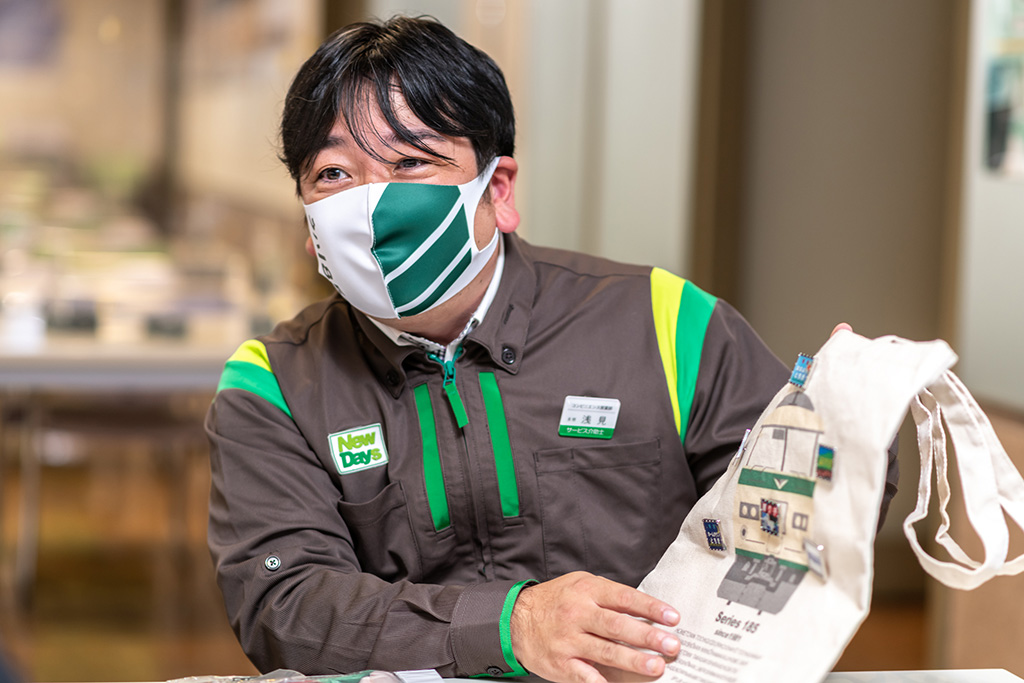 JR東日本リテールネットの浅見友彦さん/JR東日本185系メモリアル