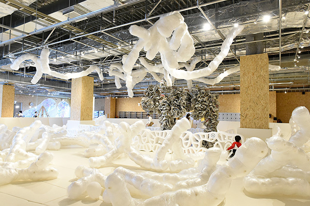 大きなお皿のバルーンモンスター/PLAY! PARK(東京都/立川市)