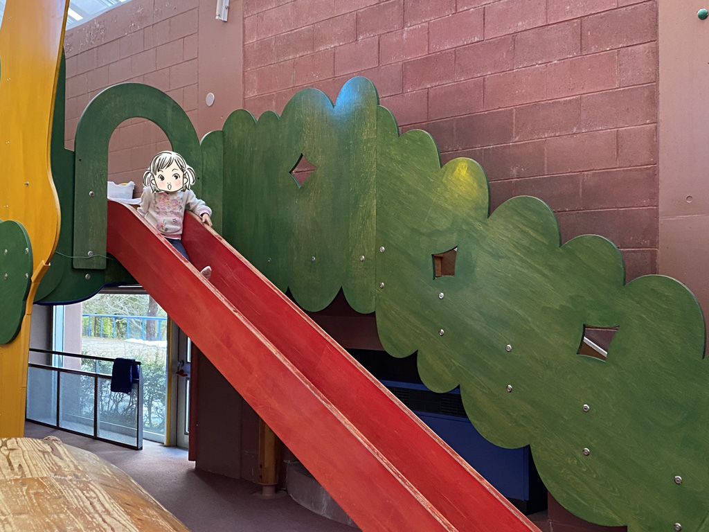 大きな滑り台／富山県こどもみらい館（射水市）