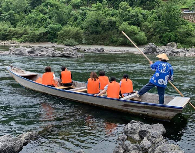 川舟に乗る様子/四万十川ジップライン（高知県/四万十町）