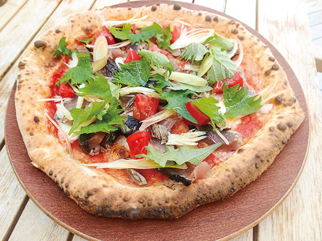 レストランメニューのピッツァ/モンベル アウトドアヴィレッジ 本山（高知県/本山町）