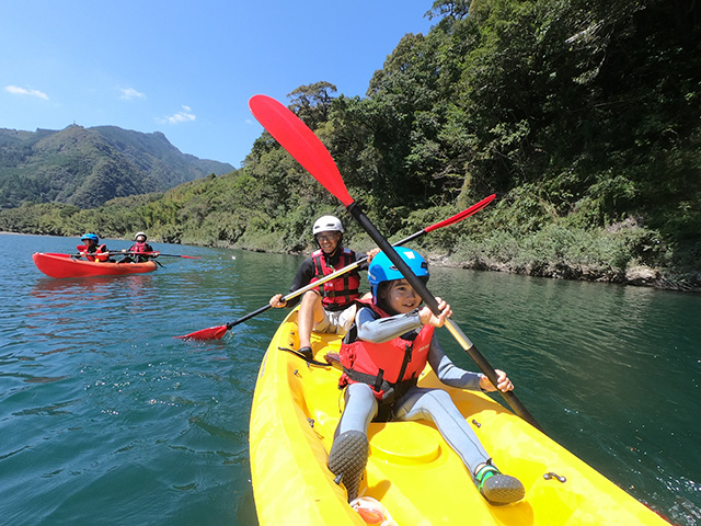 2人乗りのカヌーの様子/スノーピーク かわの駅おち（高知県/越知町）