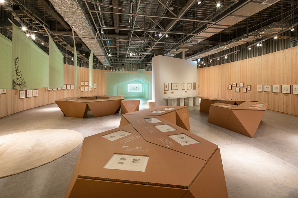 段ボールを使った展示台/PLAY! MUSEUM（東京都/立川市）