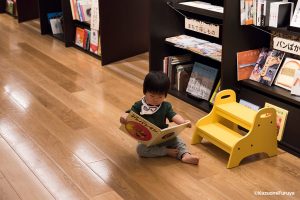 赤ちゃんも楽しめる東京の絵本スポット。雨の日の室内遊びにもおすすめ