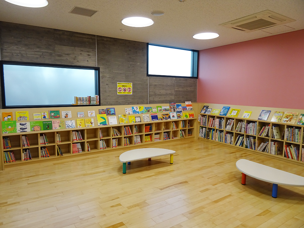 絵本コーナー/戸田市立図書館上戸田分館（埼玉県）