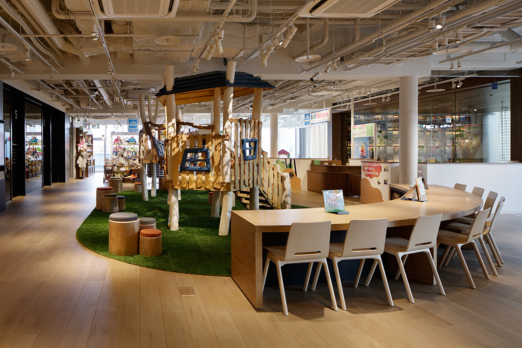 無料で遊べる木製アスレチック/蔦屋書店(大阪府/枚方市)