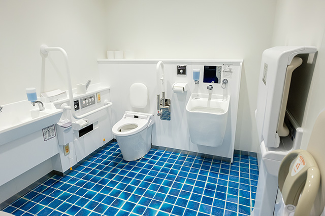 多目的トイレ/DMMかりゆし水族館（沖縄県／豊見城市）