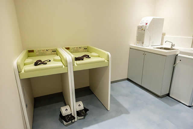 おむつ交換台/DMMかりゆし水族館（沖縄県／豊見城市）