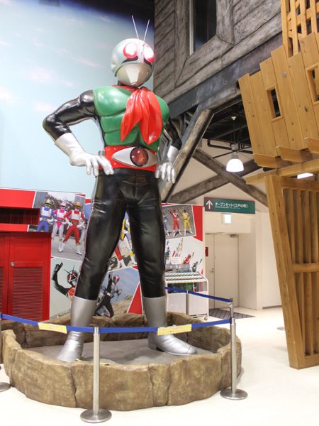 2Fの「ヒーローランド」／東映太秦映画村（京都市右京区）