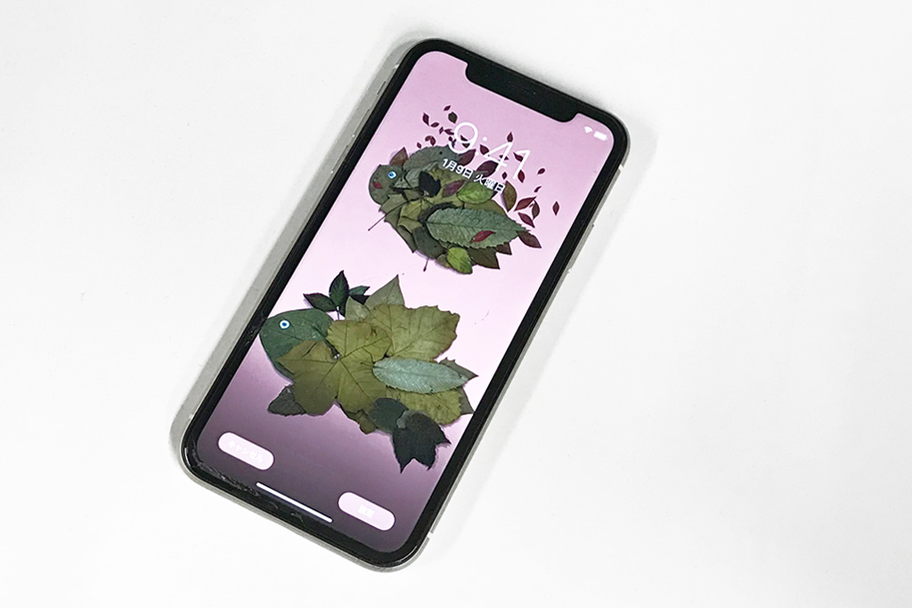 落ち葉アートをスマホの待ち受け画面に