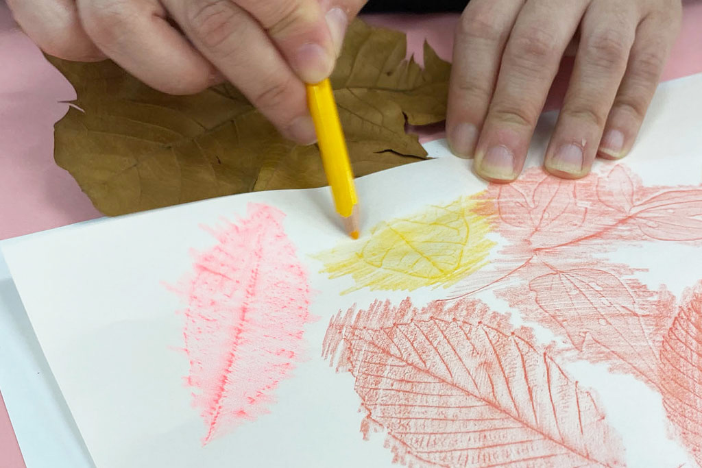 フロッタージュのやり方