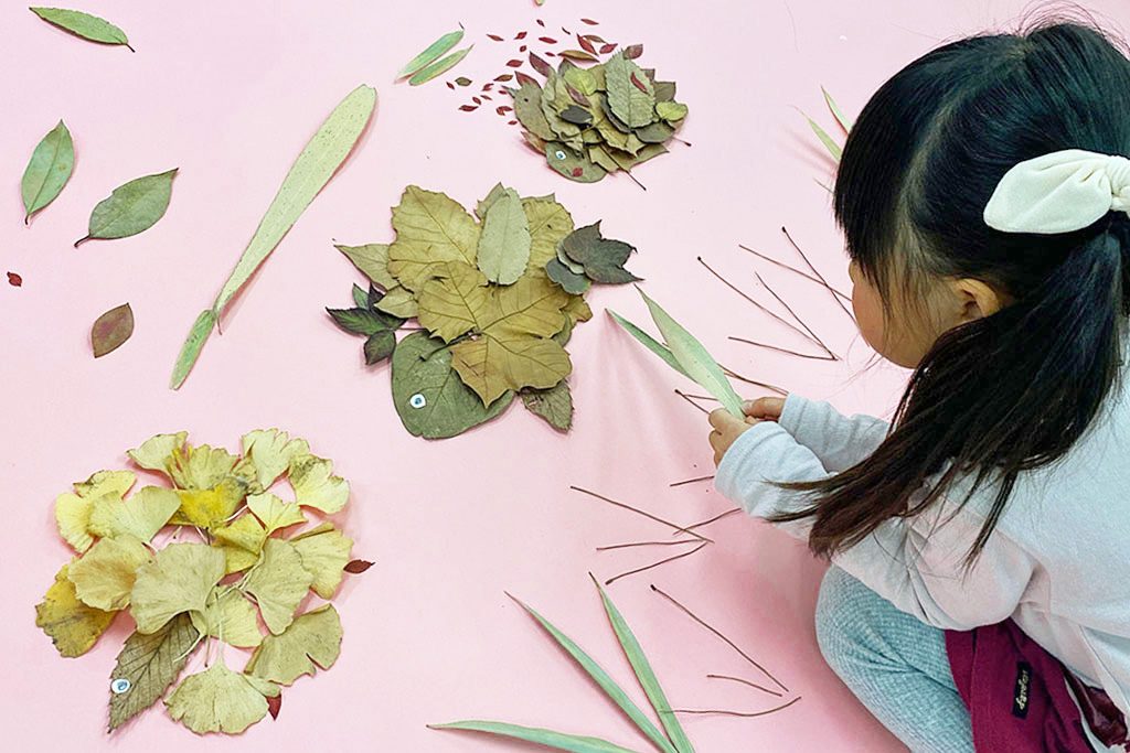 子どもと落ち葉アートでハリネズミなどの動物を作って遊ぼう