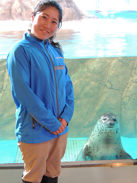 渡邉さんと“ホシ”くんのツーショット/しながわ水族館（東京都／品川区）