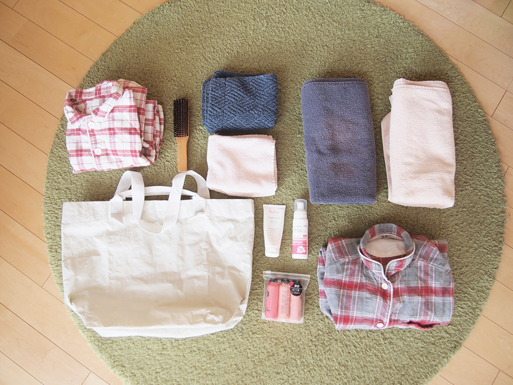 無印良品のポリエチレン・トートバッグと温泉グッズ