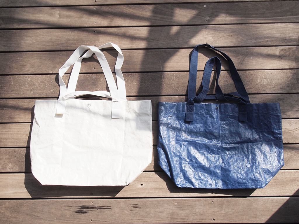 無印良品のポリエチレン・トートバッグ