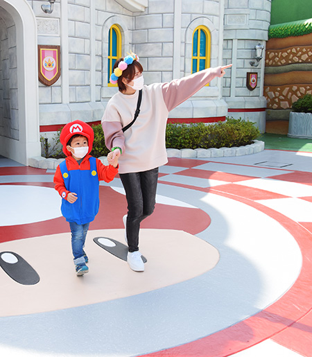 ピーチ城を出たところ/USJ「スーパー・ニンテンドー・ワールド」（大阪府/大阪市）