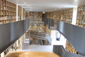 「こども本の森 中之島」は安藤忠雄建築の、親子で楽しむ文化施設。赤ちゃんも本好きに!?