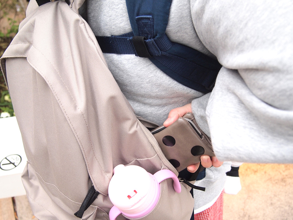 「肩の負担を軽くする 撥水 リュックサック 」(無印良品)