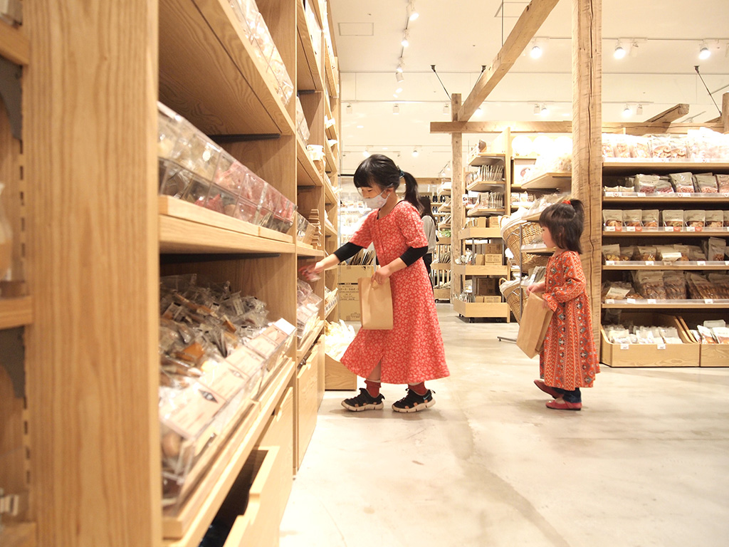 無印良品の「お菓子の量り売り」