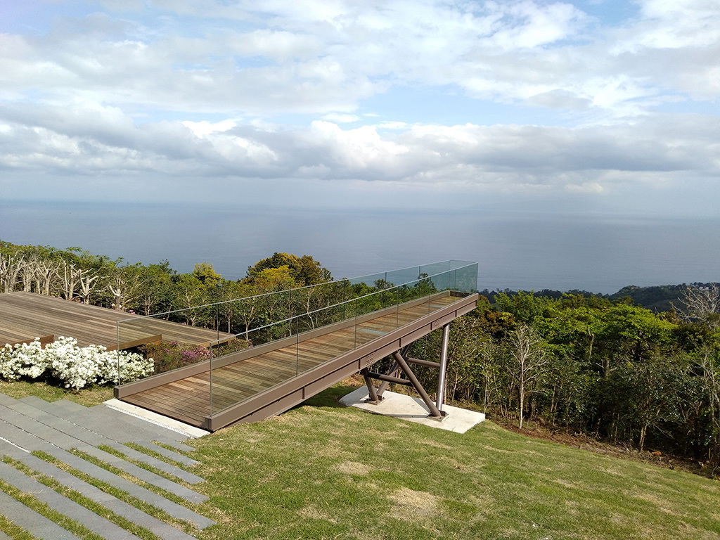 「展望ブリッジ」/小室山リッジウォーク“MISORA”（静岡県/伊東市）