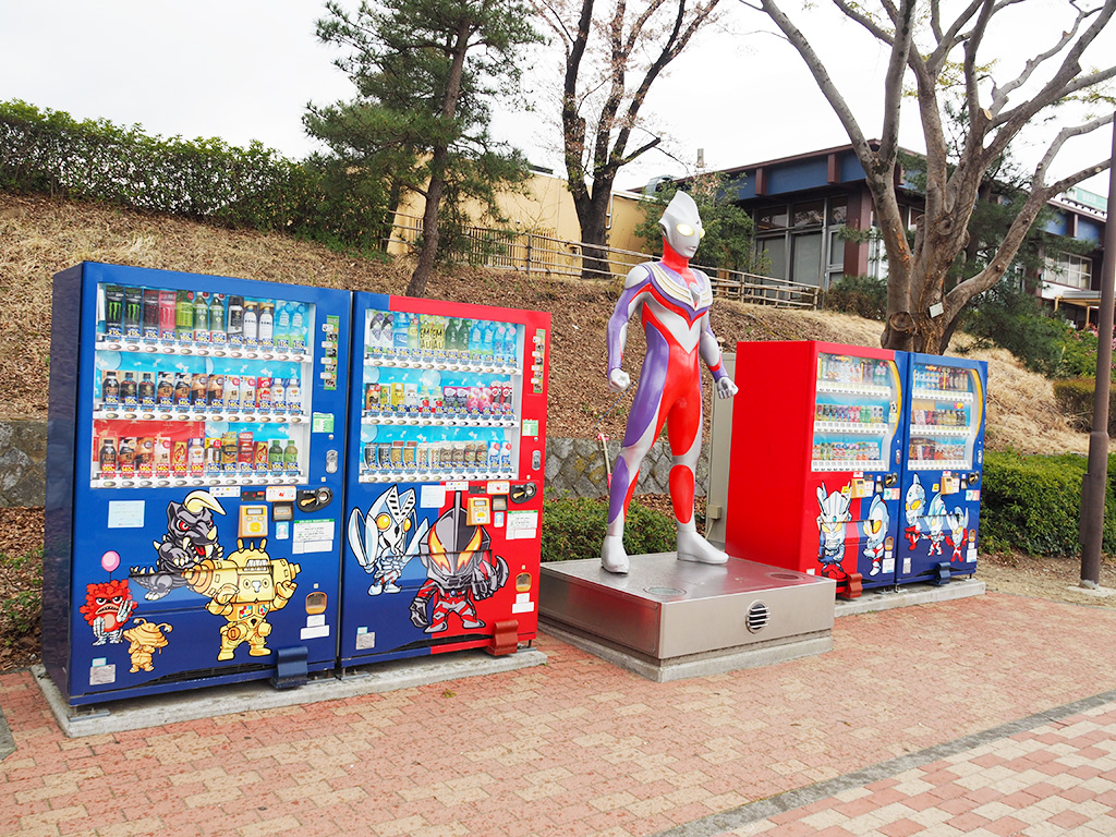 ウルトラマン自販機/安達太良SA【下り】（福島県/本宮市）
