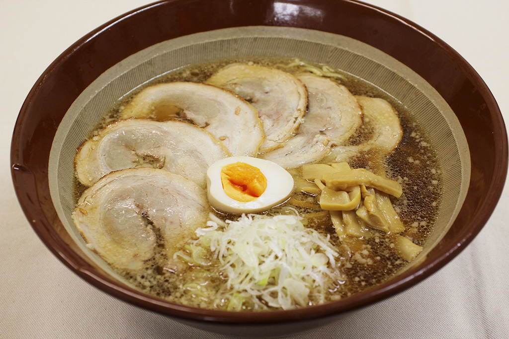 フードコートの横綱ラーメン/安達太良SA【上り】(福島県/本宮市)