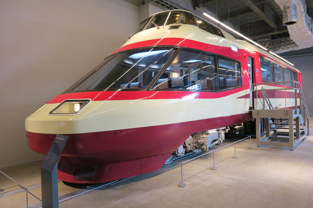 1階のロマンスカーギャラリーのHiSE（10000形）／ロマンスカーミュージアム