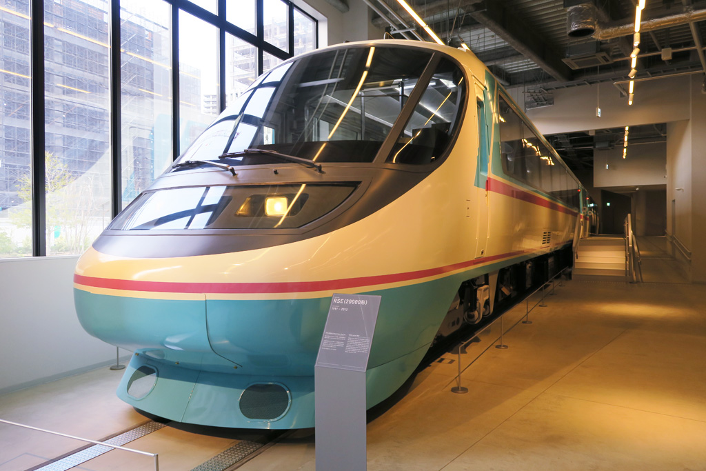 RSE（20000形）の車両展示／ロマンスカーミュージアム