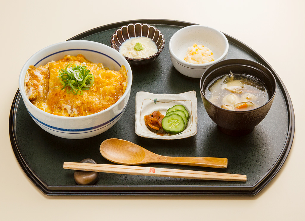 レストラン『和食 九尾』の和豚もちぶたかつ丼定食/上河内SA【下り】（栃木県/宇都宮市）