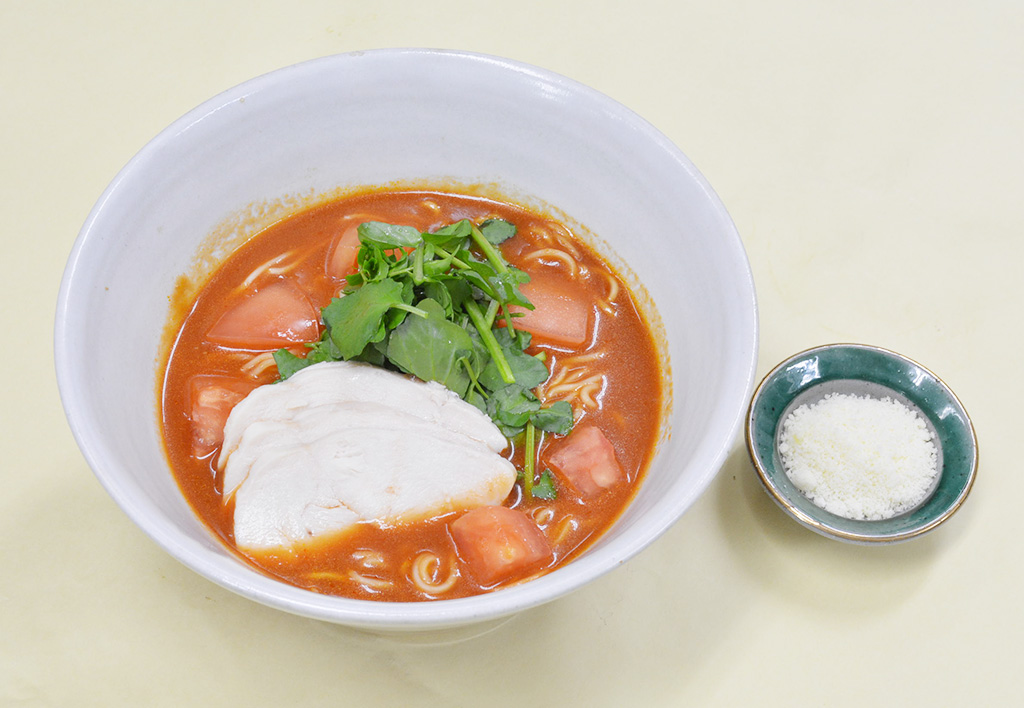 フードコートのtomatoラーメン/上河内SA【下り】（栃木県/宇都宮市）