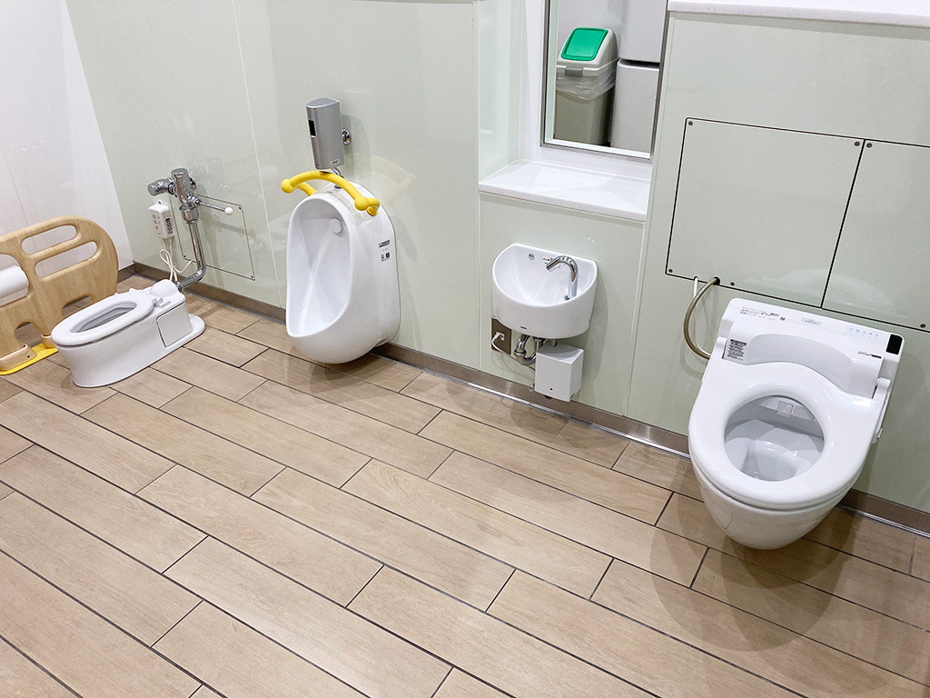 ファミリートイレ/蓮田SA【上り】（Pasar蓮田）（埼玉県/蓮田市）