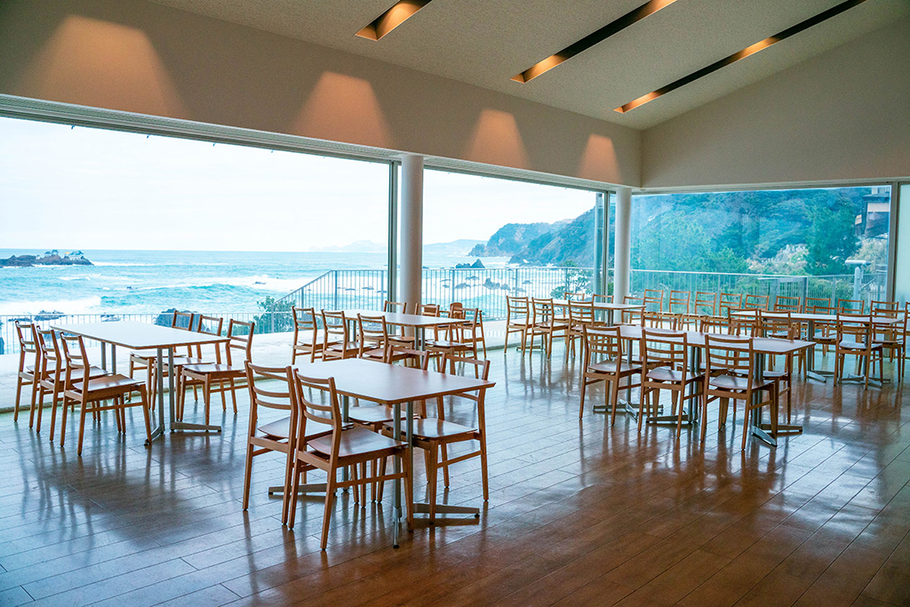 日本海が一望できるレストラン「テラス」/城崎マリンワールド（兵庫県/豊岡市）