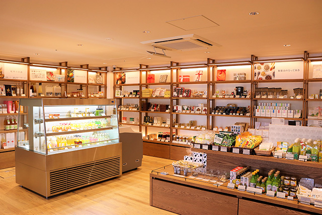 和歌山の特産品・名産品を取り扱うコーナー/和歌山市民図書館(和歌山県)