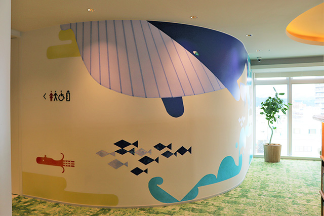 大きなクジラのアート作品/和歌山市民図書館(和歌山県)