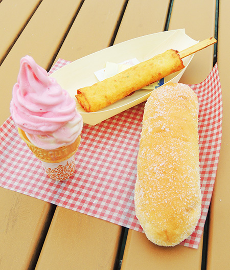 揚げパン、どんどん揚げ、カラフルソフトクリーム/西武園ゆうえんち(埼玉県/所沢市)