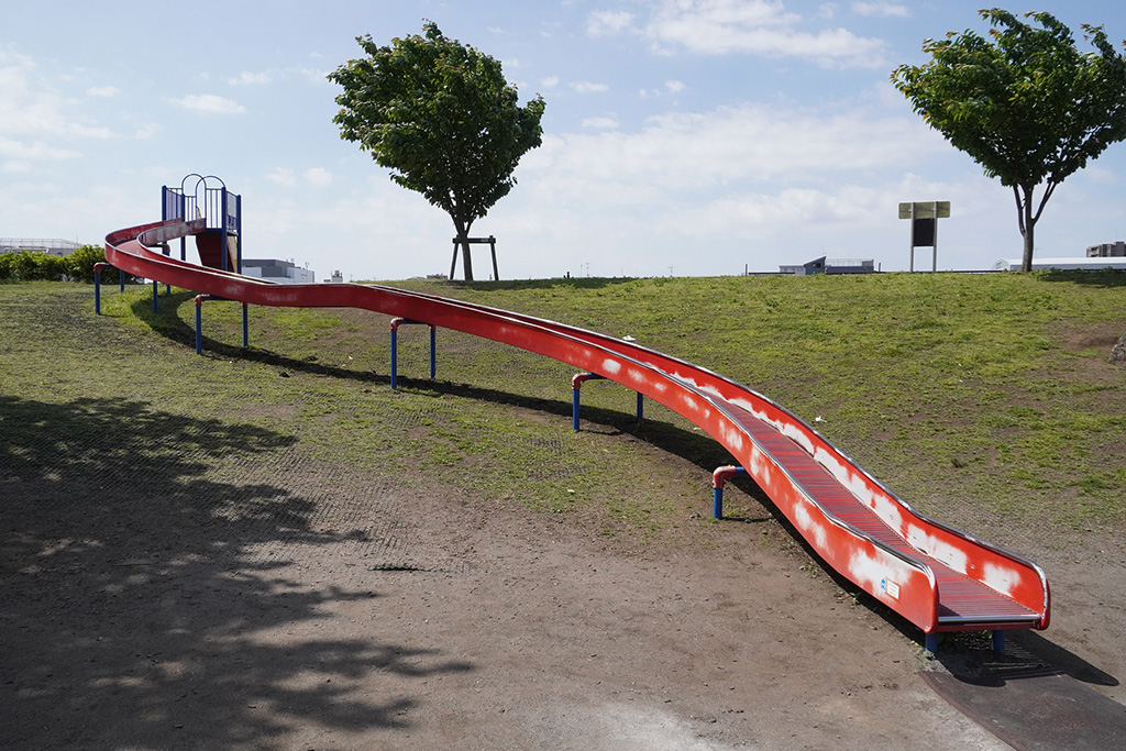 ローラー滑り台/新田さくら公園（東京都/足立区）