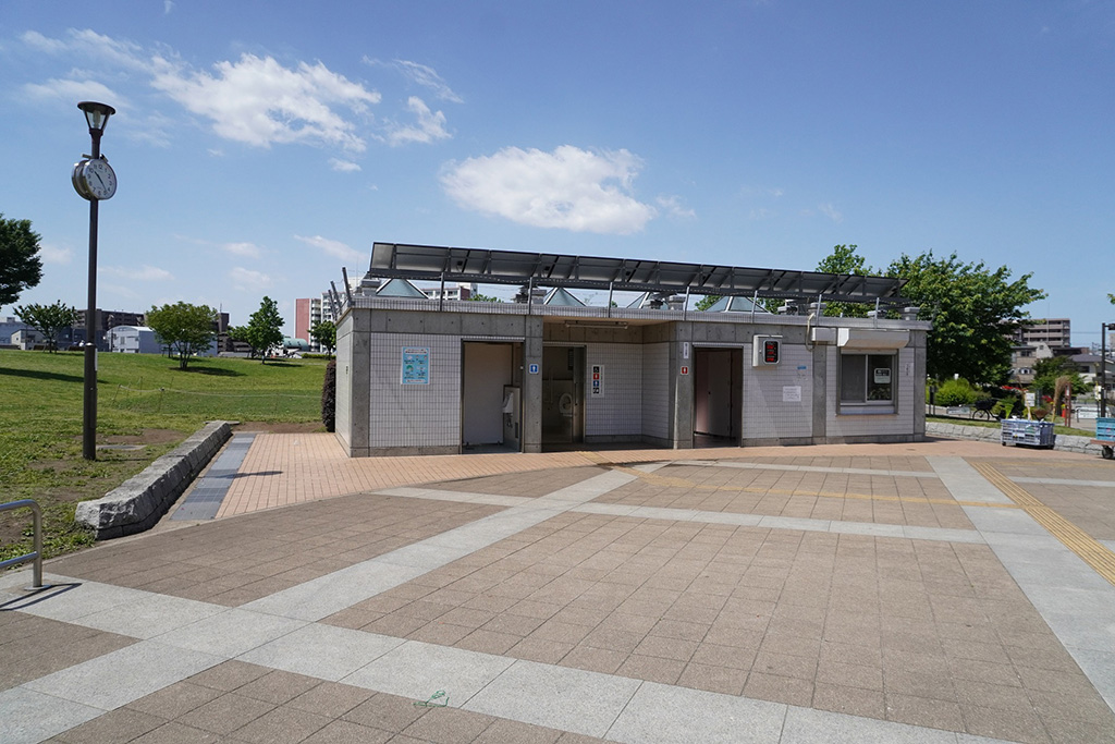 園内トイレ/新田さくら公園（東京都/足立区）