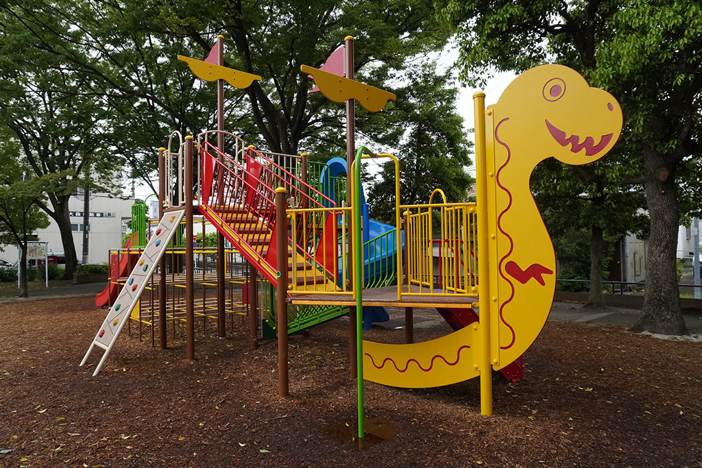 船をモチーフにした複合遊具/陣川戸公園（東京都/足立区）