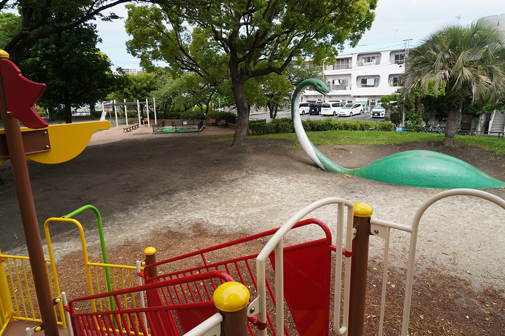 複合遊具のトップデッキからの眺め/陣川戸公園（東京都/足立区）
