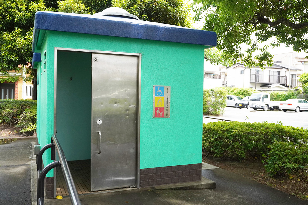 園内トイレ/陣川戸公園（東京都/足立区）