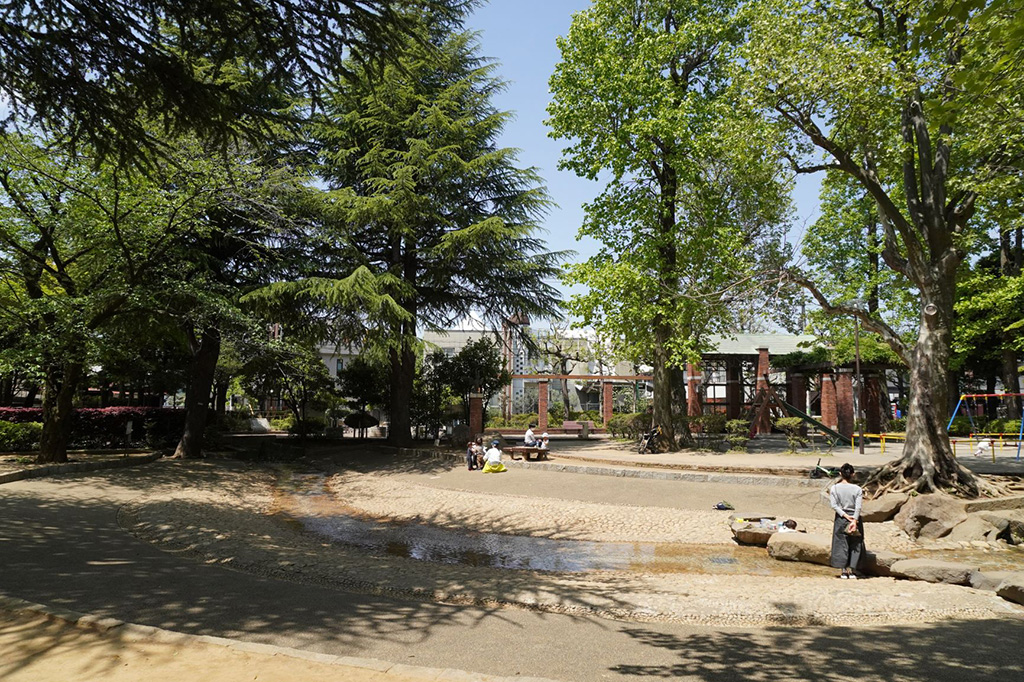 水遊びができる流れ/馬橋公園(東京都/杉並区)