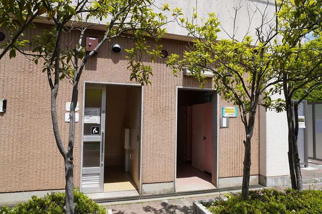 バリアフリー対応のトイレ/馬橋公園(東京都/杉並区)