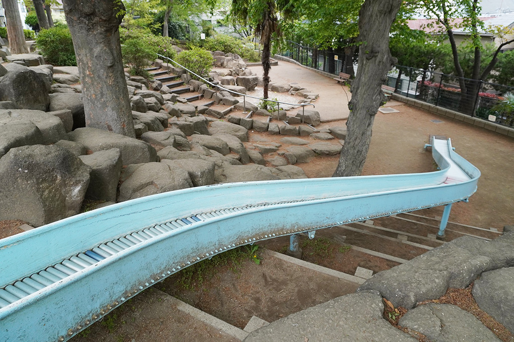 ロングローラー滑り台/井荻公園(東京都/杉並区)