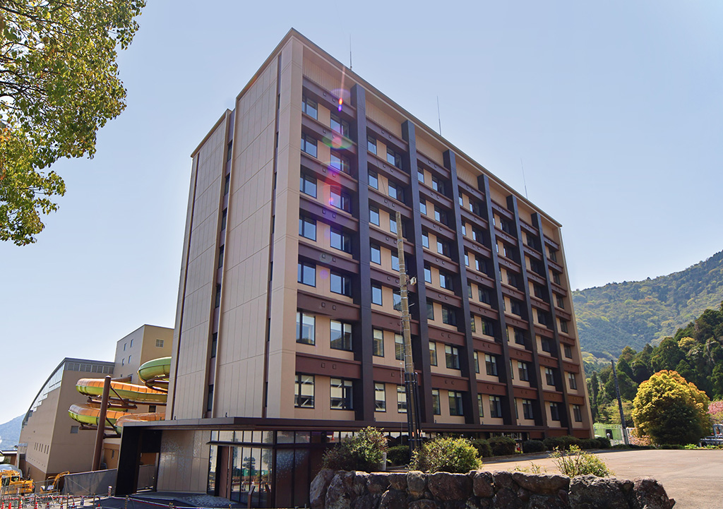 新館「虹館」の外観/別府温泉 杉乃井ホテル(大分県/別府市)