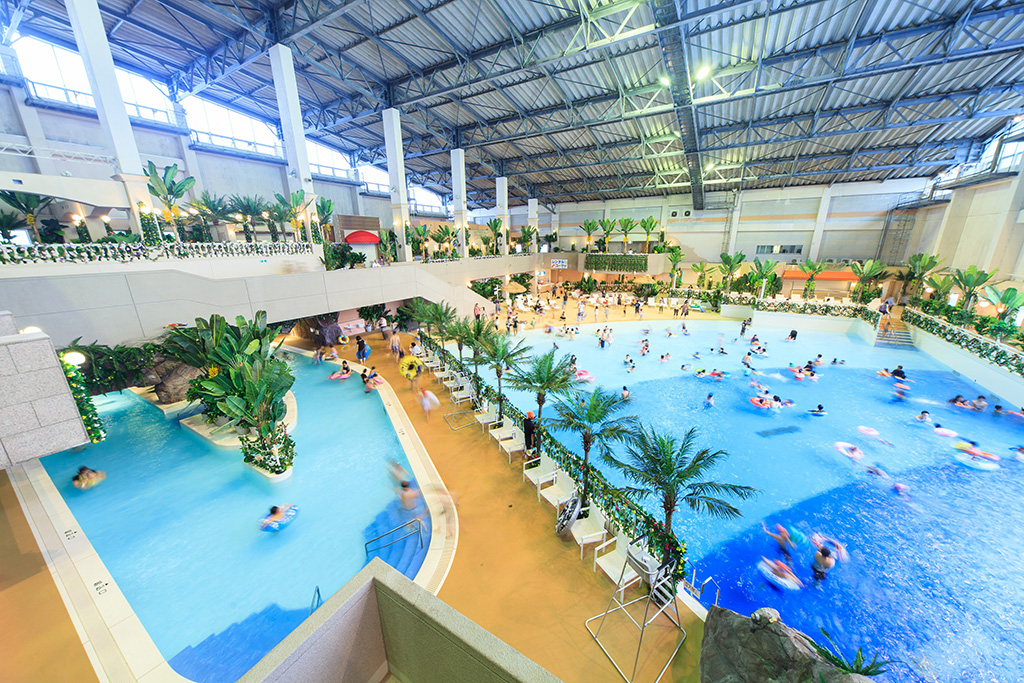 屋内プール「アクアビート」/別府温泉 杉乃井ホテル(大分県/別府市)