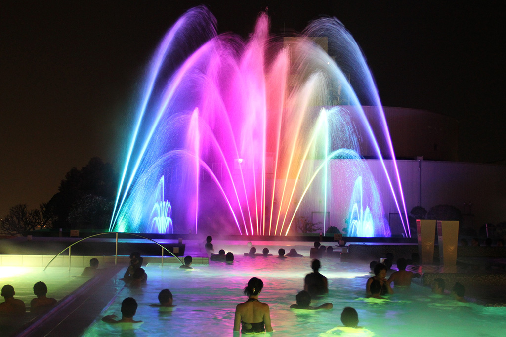 屋外型温泉「ザ アクアガーデン」/別府温泉 杉乃井ホテル(大分県/別府市)