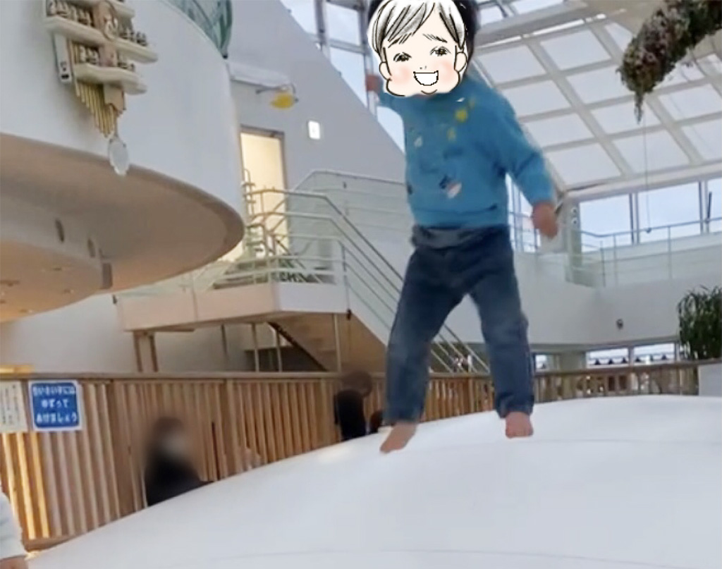 超大型トランポリン「ジャンピン」/高岡おとぎの森公園　おとぎの森館（富山県/高岡市）