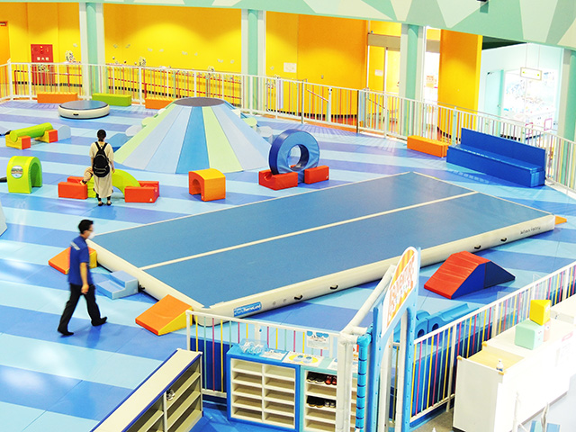 高反発の大型エアマット/横浜・八景島シーパラダイス(神奈川県/横浜市)