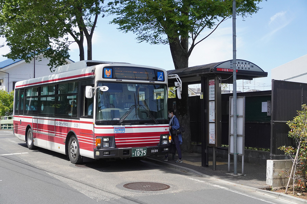 「駒大グランド前」バス停/都立祖師谷公園(東京都/世田谷区)